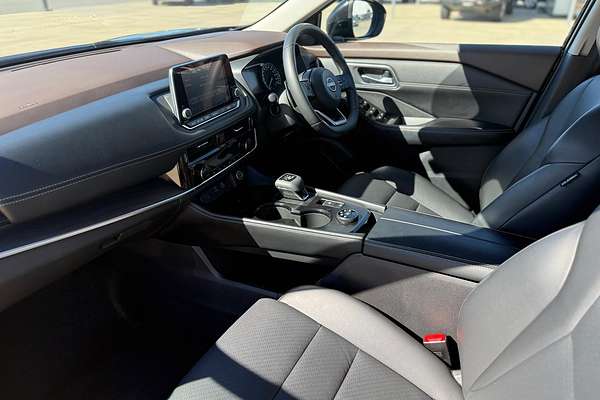 2024 Nissan X-TRAIL ST-L T33