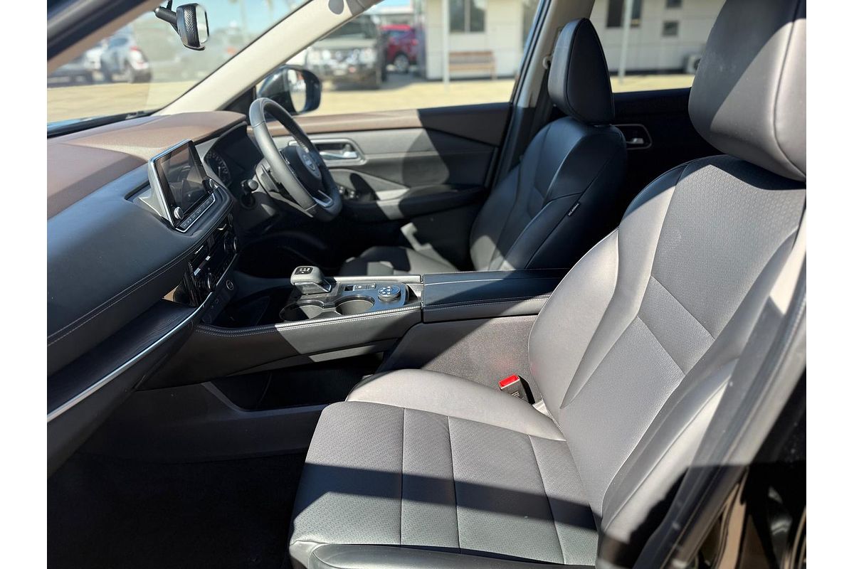 2024 Nissan X-TRAIL ST-L T33