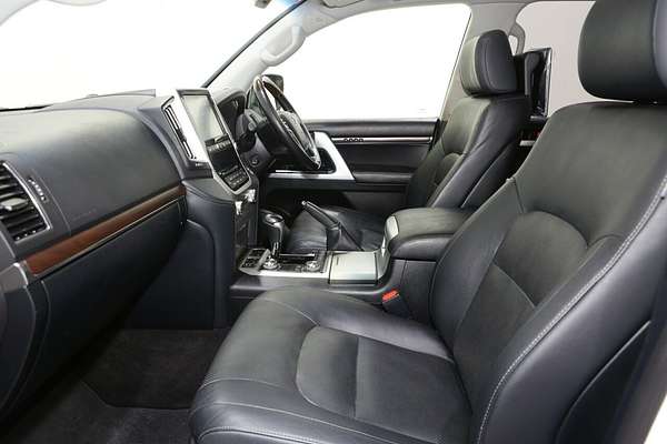 2019 Toyota Landcruiser Sahara VDJ200R