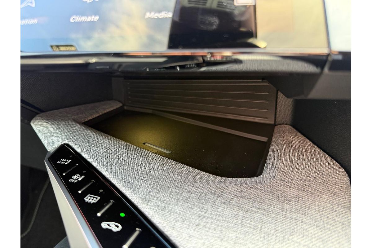 2025 Peugeot 3008 GT Premium Hybrid P64