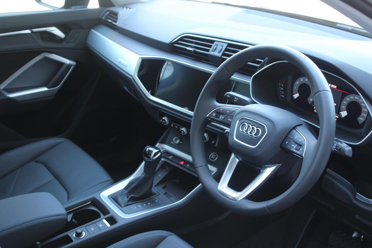 2024 Audi Q3 35 TFSI F3