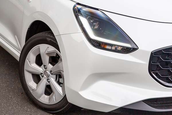 2025 Suzuki Swift Hybrid UZ