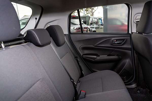 2025 Suzuki Swift Hybrid UZ