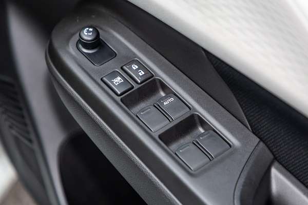 2025 Suzuki Swift Hybrid UZ