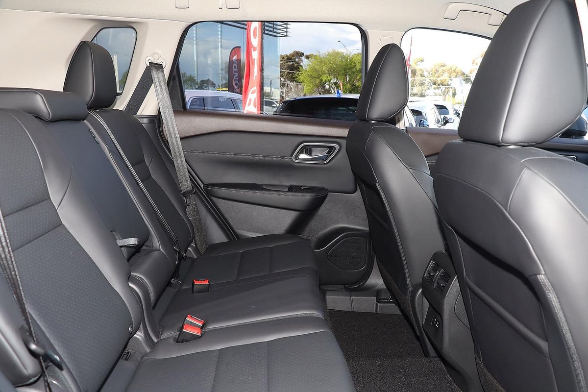 2024 Nissan X-TRAIL ST-L T33