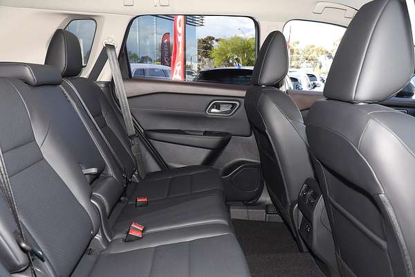 2024 Nissan X-TRAIL ST-L T33