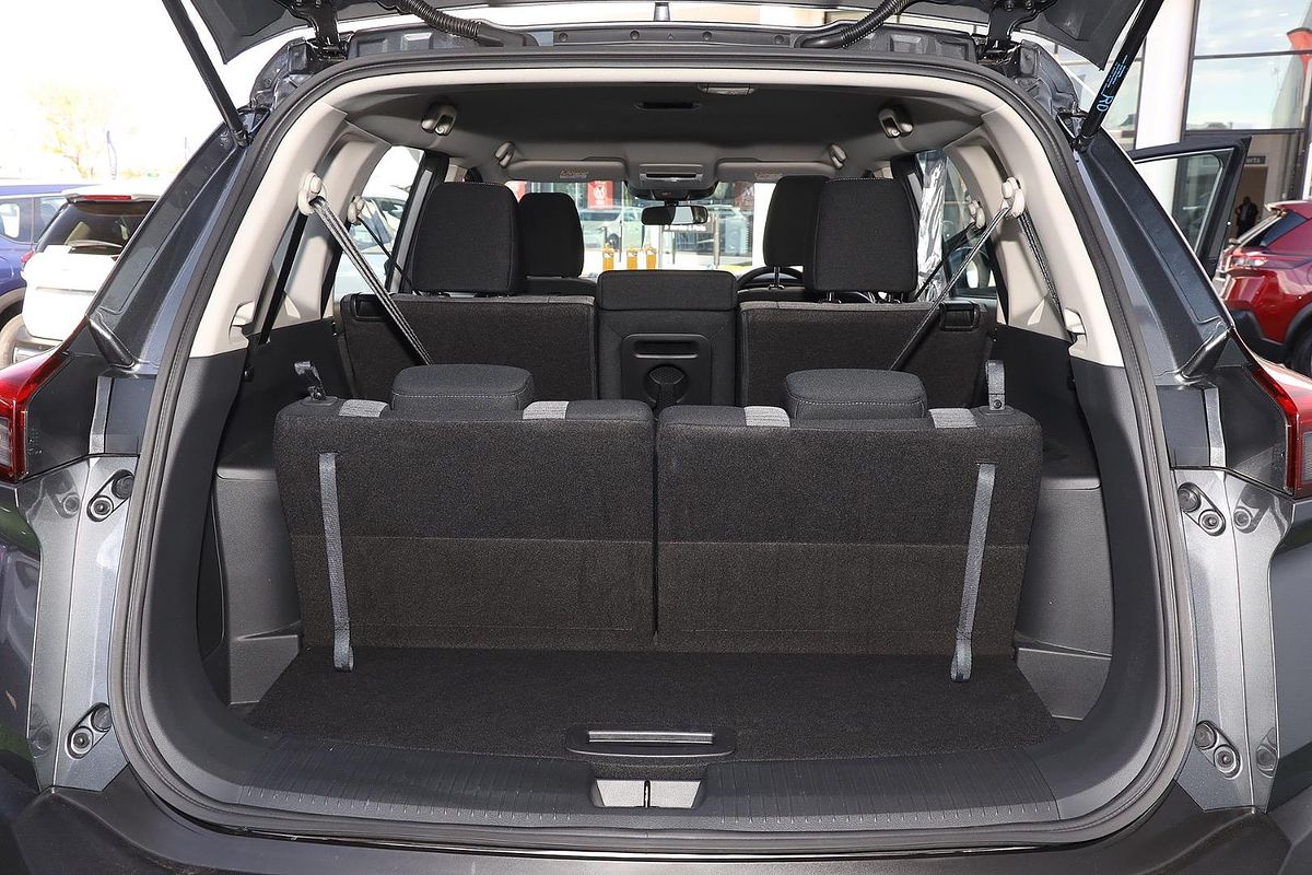 2025 Nissan X-TRAIL ST T33