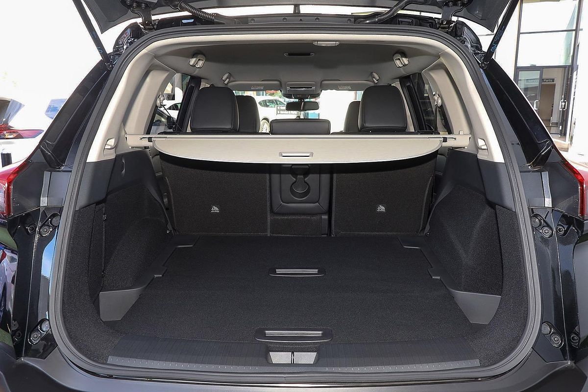 2025 Nissan X-TRAIL ST-L T33