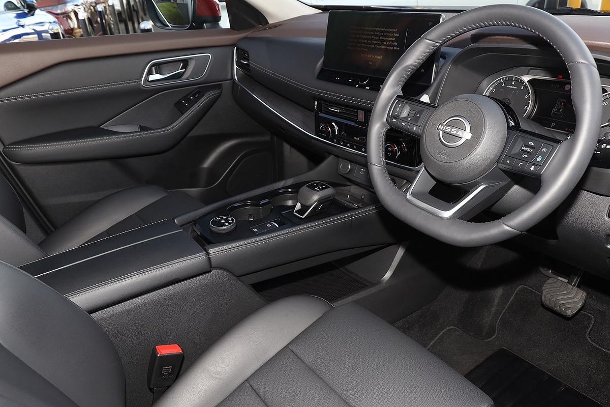 2024 Nissan X-TRAIL ST-L T33