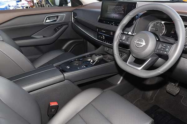 2025 Nissan X-TRAIL ST-L T33