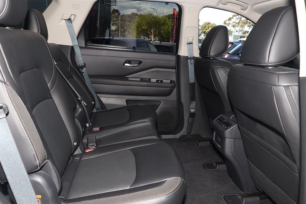 2024 Nissan Pathfinder Ti R53