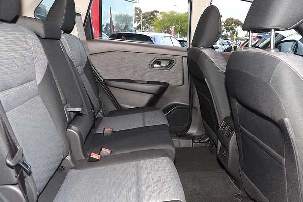 2024 Nissan X-TRAIL ST T33