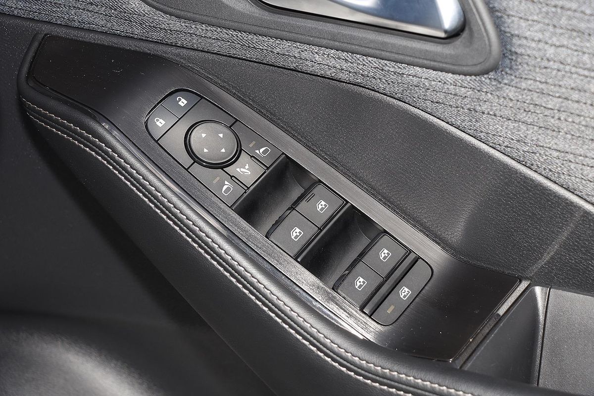 2025 Nissan X-TRAIL ST T33