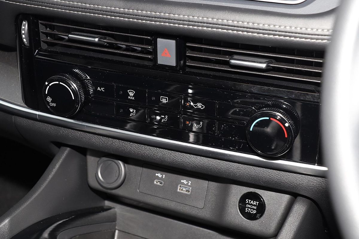 2025 Nissan X-TRAIL ST T33