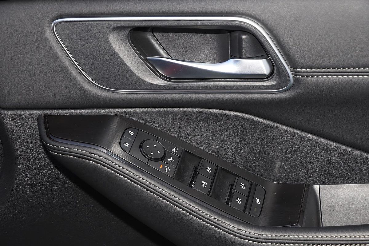 2025 Nissan X-TRAIL ST-L T33