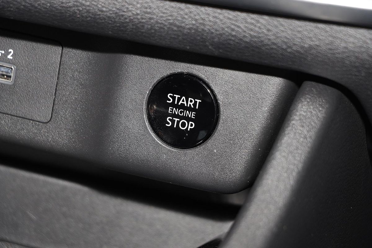 2025 Nissan X-TRAIL ST T33