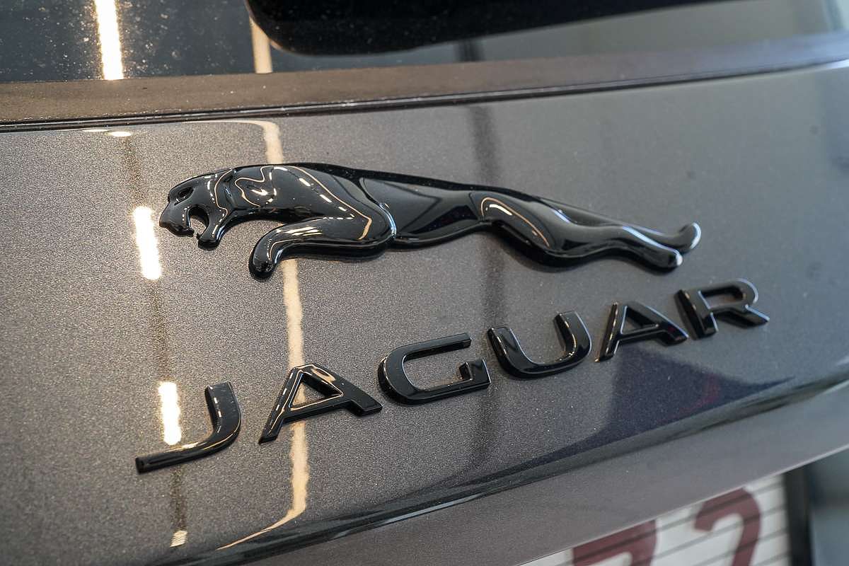 2024 Jaguar E-PACE P250 R-Dynamic SE X540