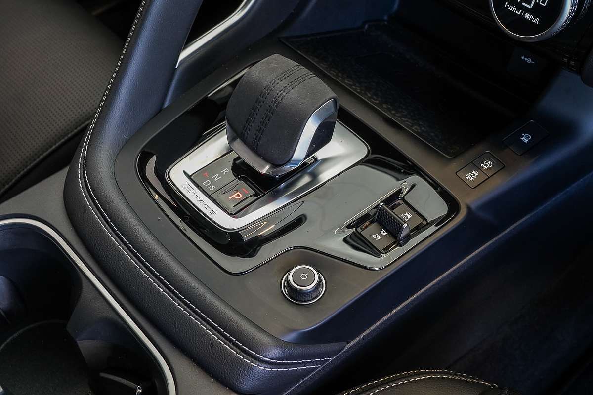 2024 Jaguar E-PACE P250 R-Dynamic SE X540