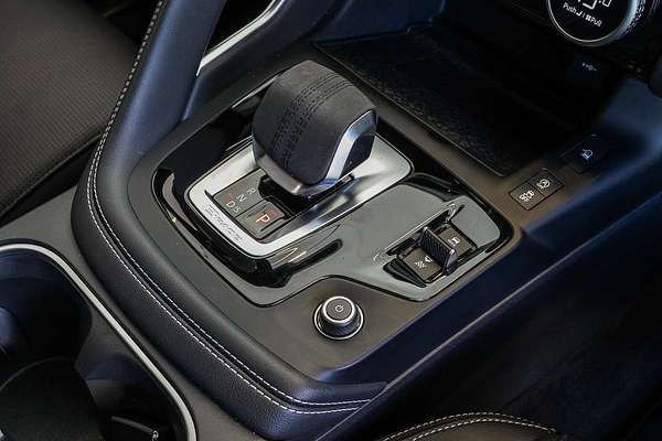 2024 Jaguar E-PACE P250 R-Dynamic SE X540