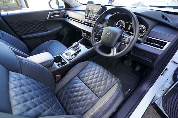 2022 Mitsubishi OUTLANDER OUTLANDER EXCEED 7 SEAT (AWD) ZM4E46