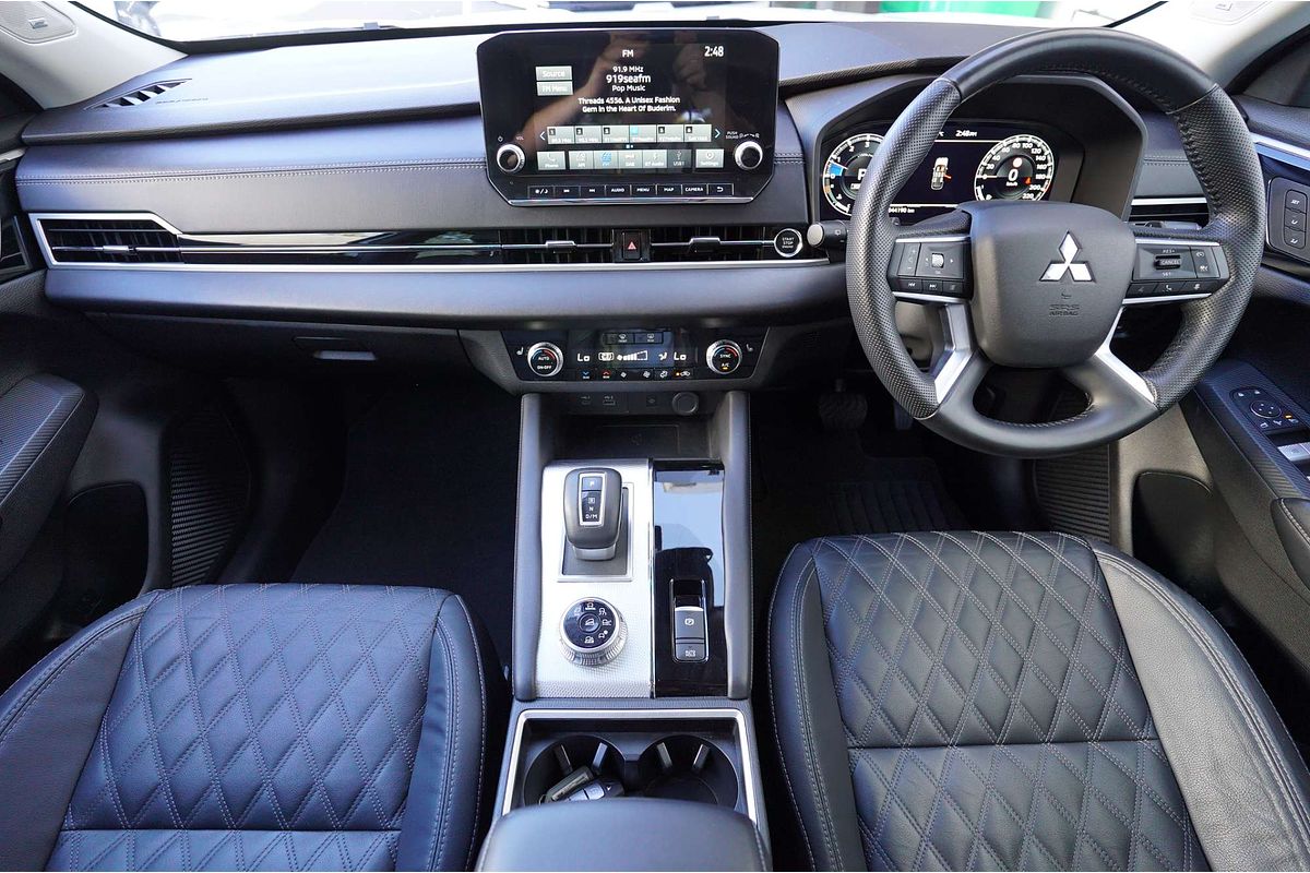 2022 Mitsubishi OUTLANDER OUTLANDER EXCEED 7 SEAT (AWD) ZM4E46