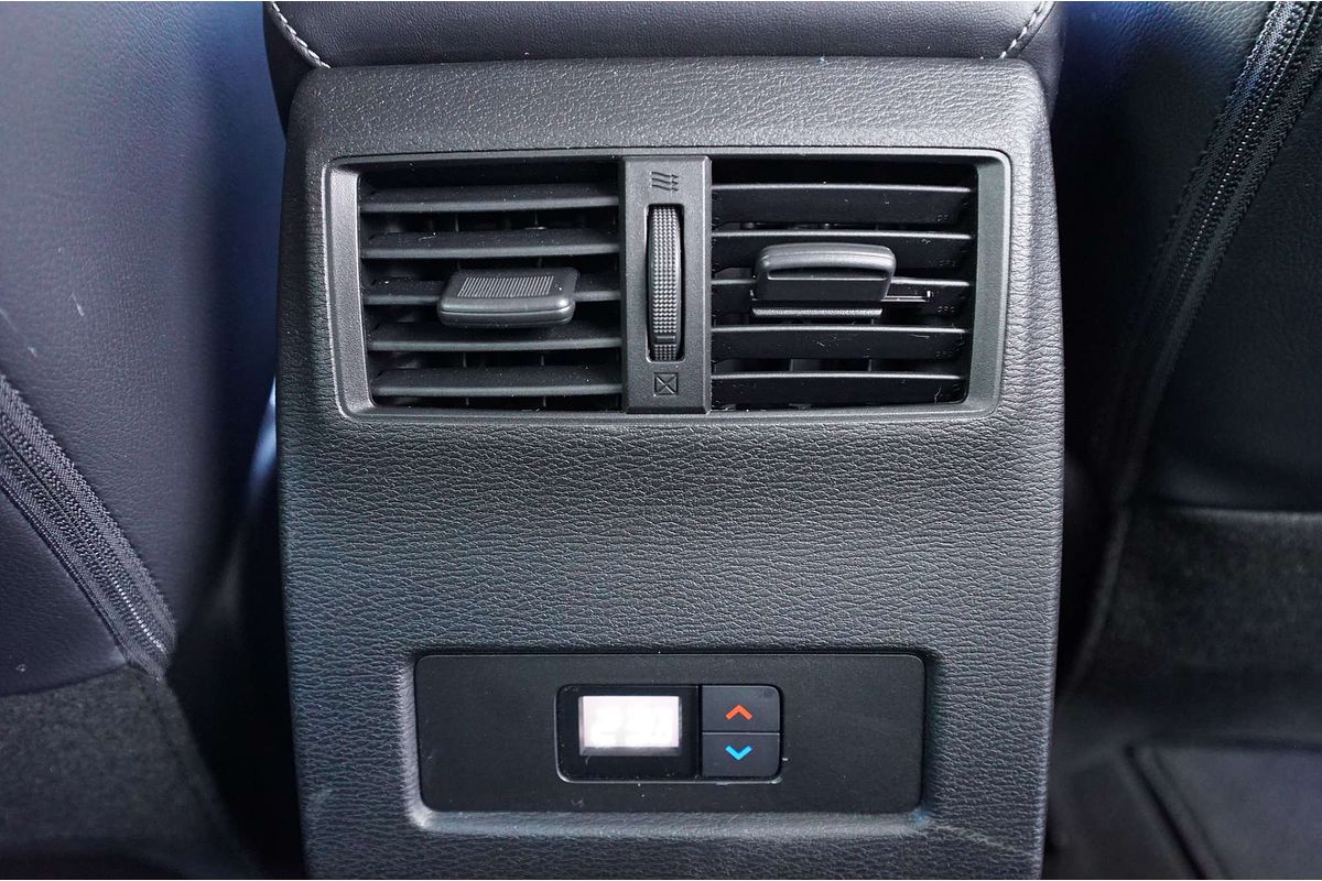 2022 Mitsubishi OUTLANDER OUTLANDER EXCEED 7 SEAT (AWD) ZM4E46