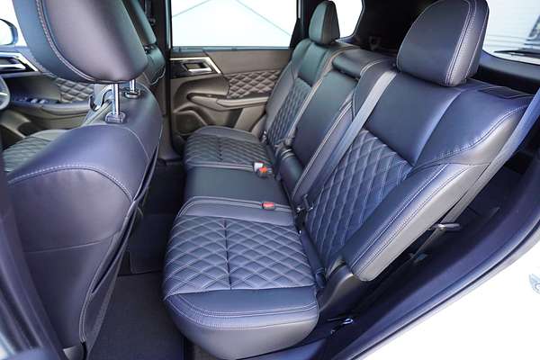 2022 Mitsubishi OUTLANDER OUTLANDER EXCEED 7 SEAT (AWD) ZM4E46