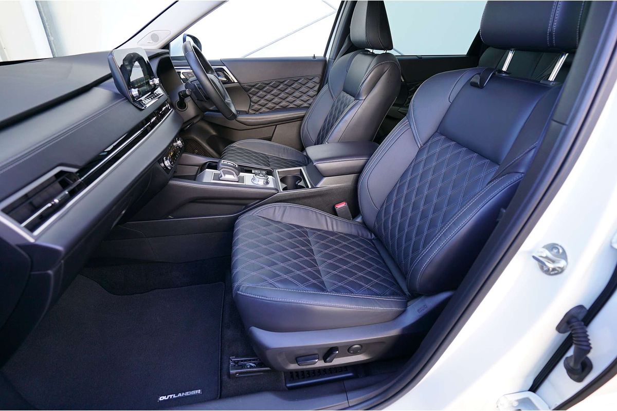 2022 Mitsubishi OUTLANDER OUTLANDER EXCEED 7 SEAT (AWD) ZM4E46