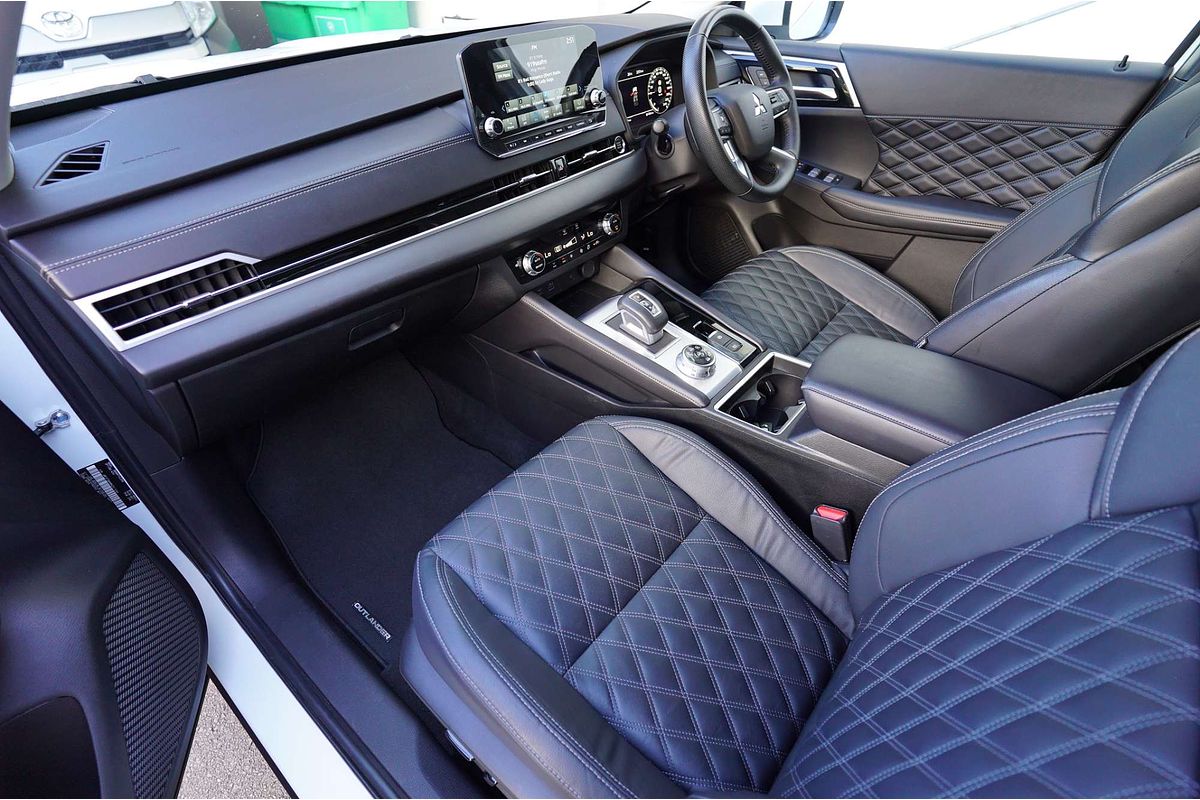 2022 Mitsubishi OUTLANDER OUTLANDER EXCEED 7 SEAT (AWD) ZM4E46