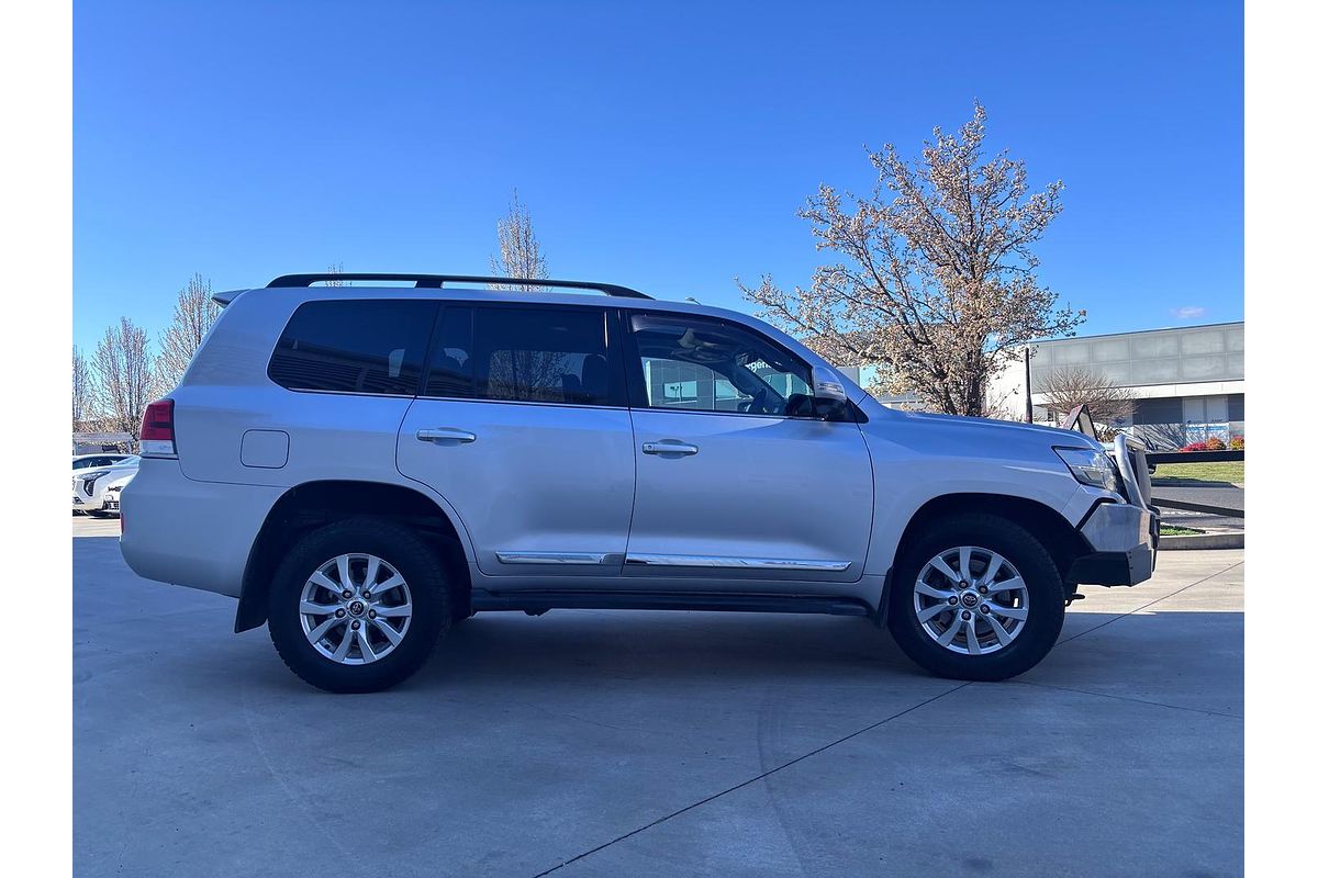2016 Toyota Landcruiser Sahara VDJ200R