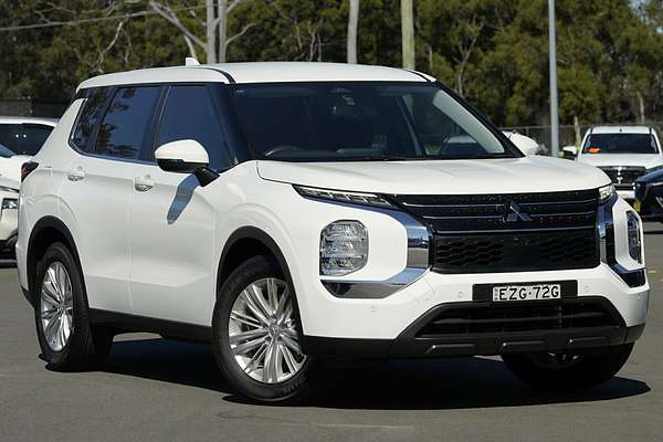 2022 Mitsubishi Outlander ES ZM