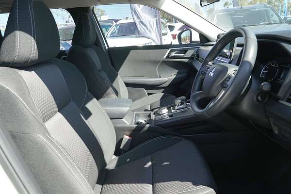 2022 Mitsubishi Outlander ES ZM