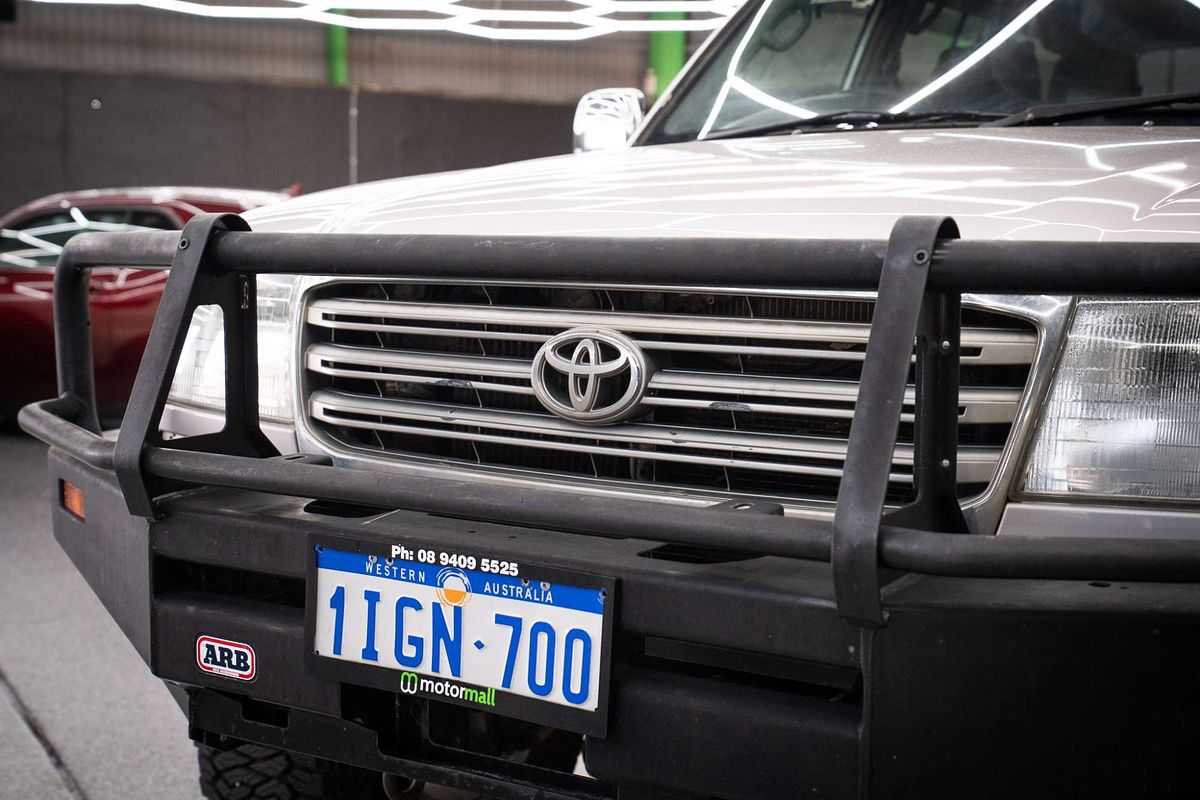 2003 Toyota Landcruiser GXL HZJ105R
