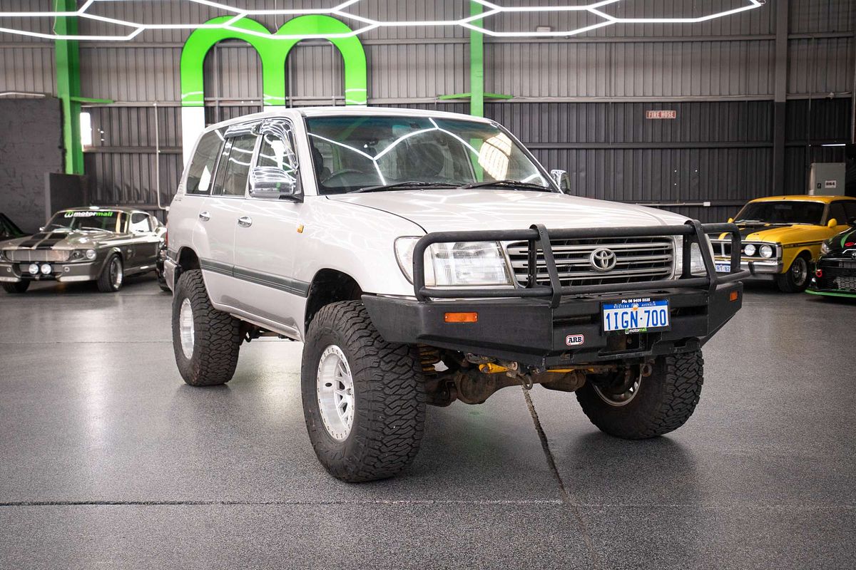 2003 Toyota Landcruiser GXL HZJ105R