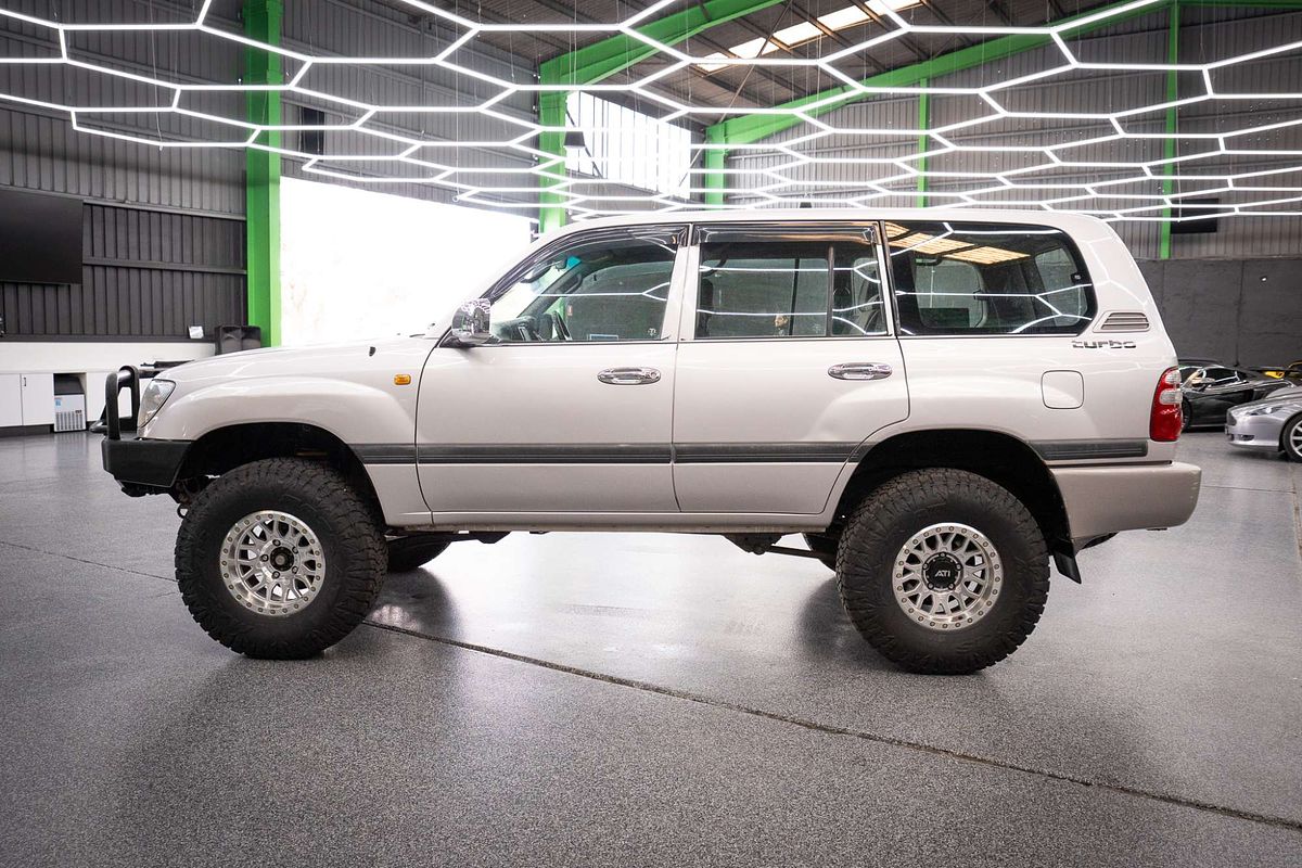 2003 Toyota Landcruiser GXL HZJ105R
