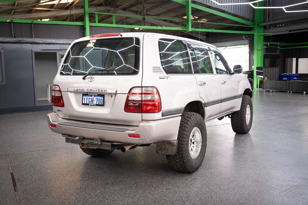 2003 Toyota Landcruiser GXL HZJ105R