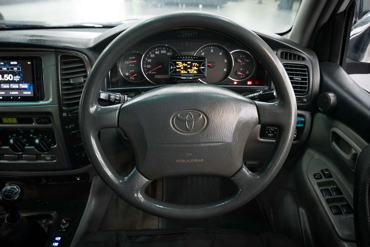 2003 Toyota Landcruiser GXL HZJ105R