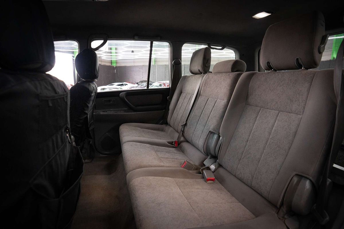 2003 Toyota Landcruiser GXL HZJ105R