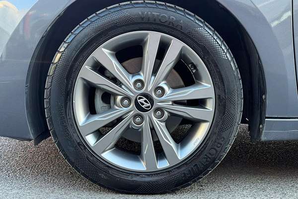 2017 Hyundai Elantra Active AD