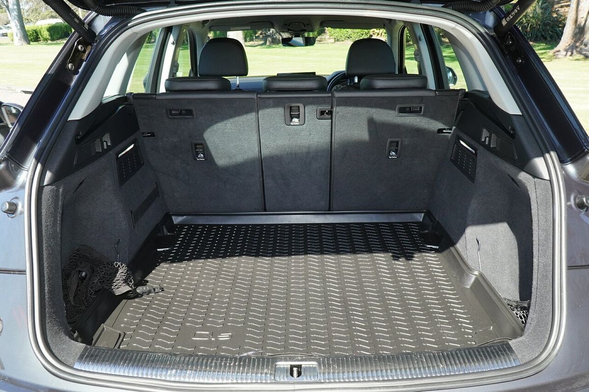 2023 Audi Q5 35 TDI FY