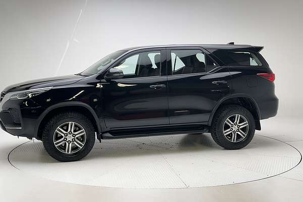 2022 Toyota Fortuner GX GUN156R