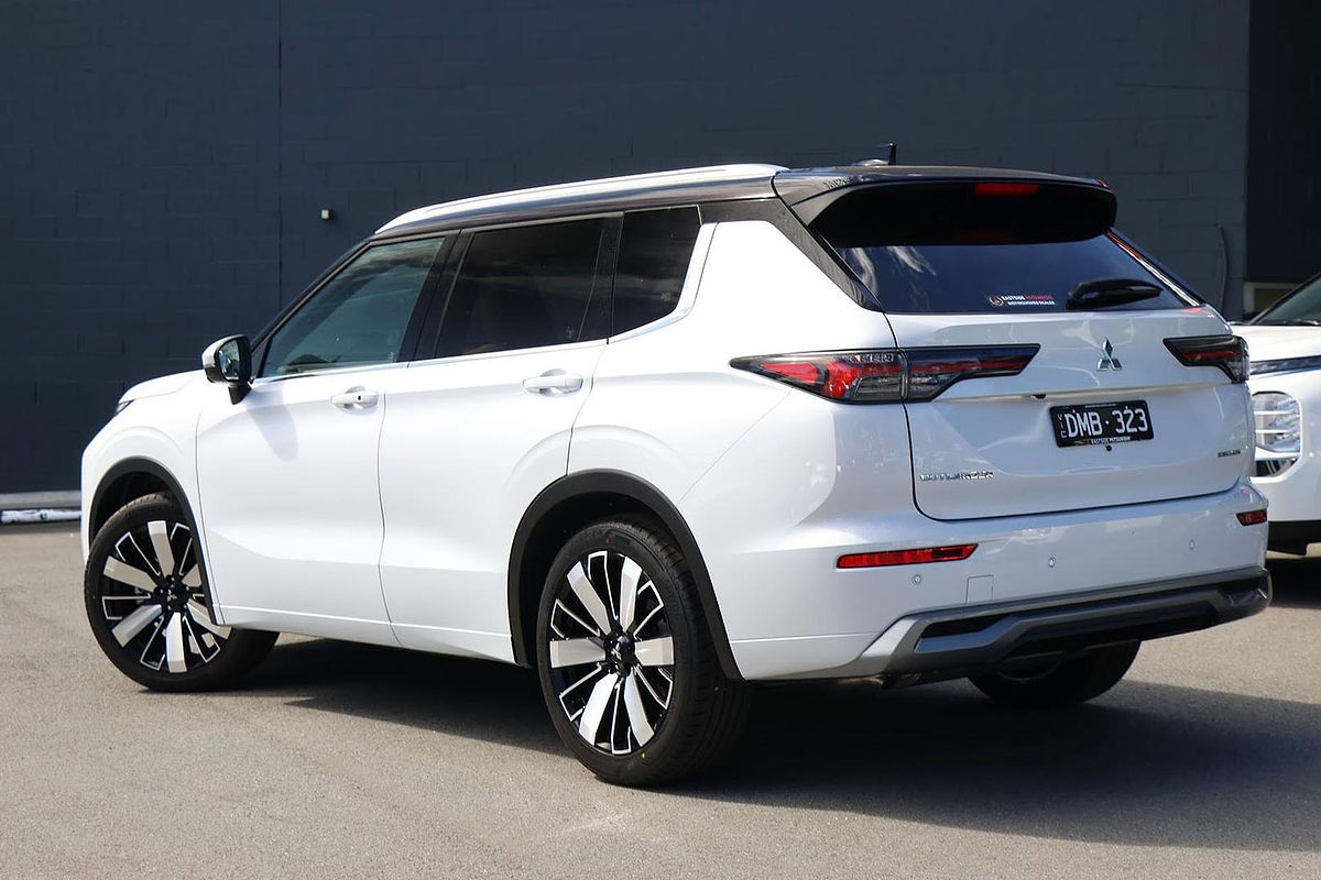 2025 Mitsubishi Outlander Exceed Tourer ZM