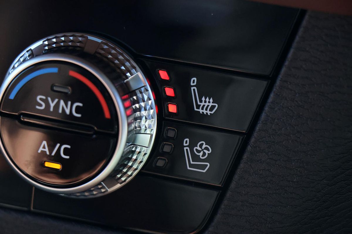 2025 Mitsubishi Outlander Exceed Tourer ZM