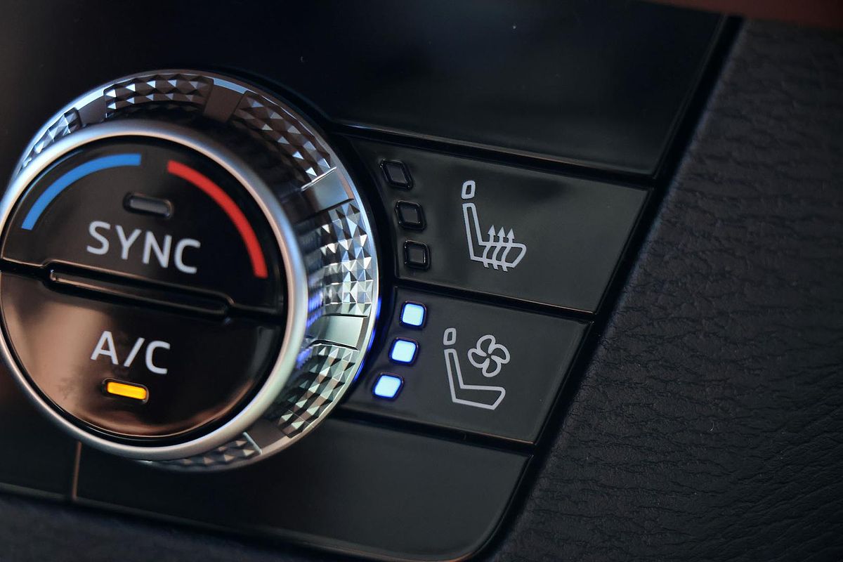 2025 Mitsubishi Outlander Exceed Tourer ZM