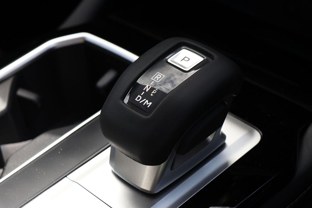 2025 Mitsubishi Outlander LS ZM