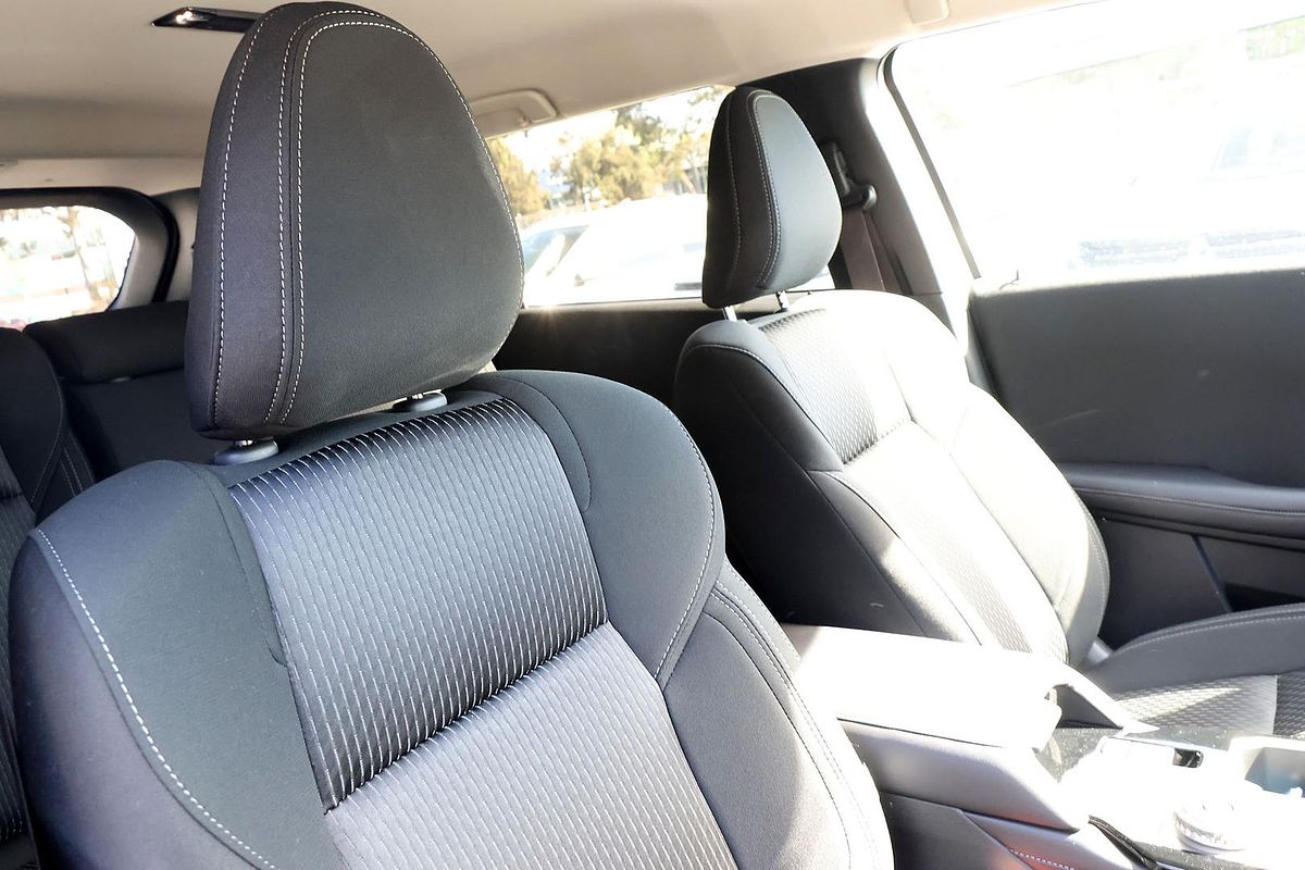 2025 Mitsubishi Outlander LS ZM