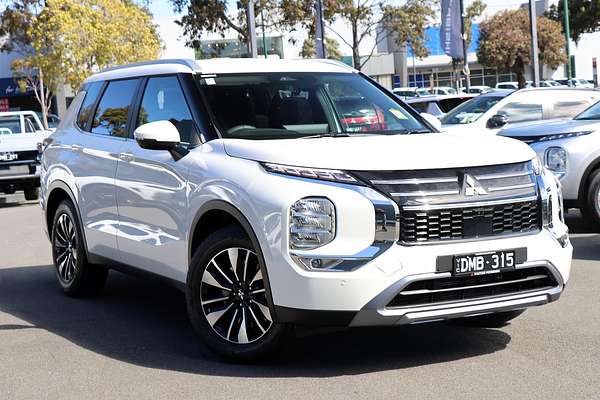 2025 Mitsubishi Outlander LS ZM