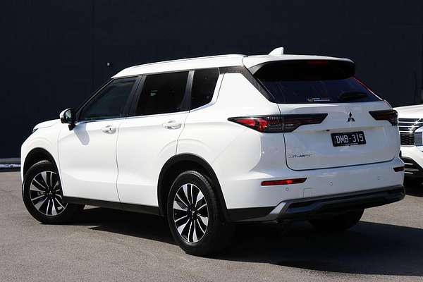 2025 Mitsubishi Outlander LS ZM