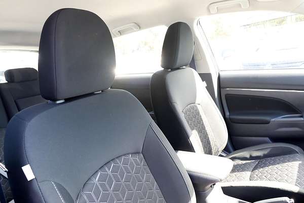2024 Mitsubishi ASX ES XD