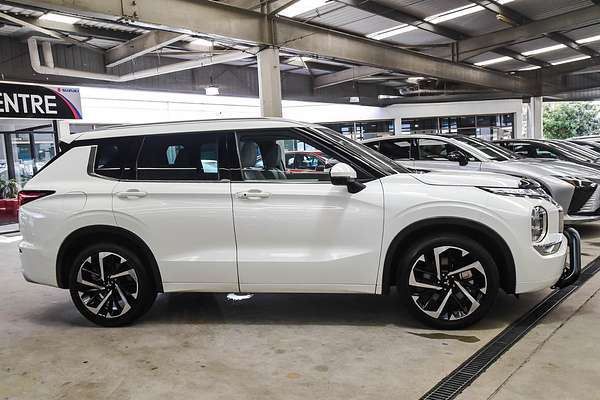2022 Mitsubishi Outlander Exceed ZM